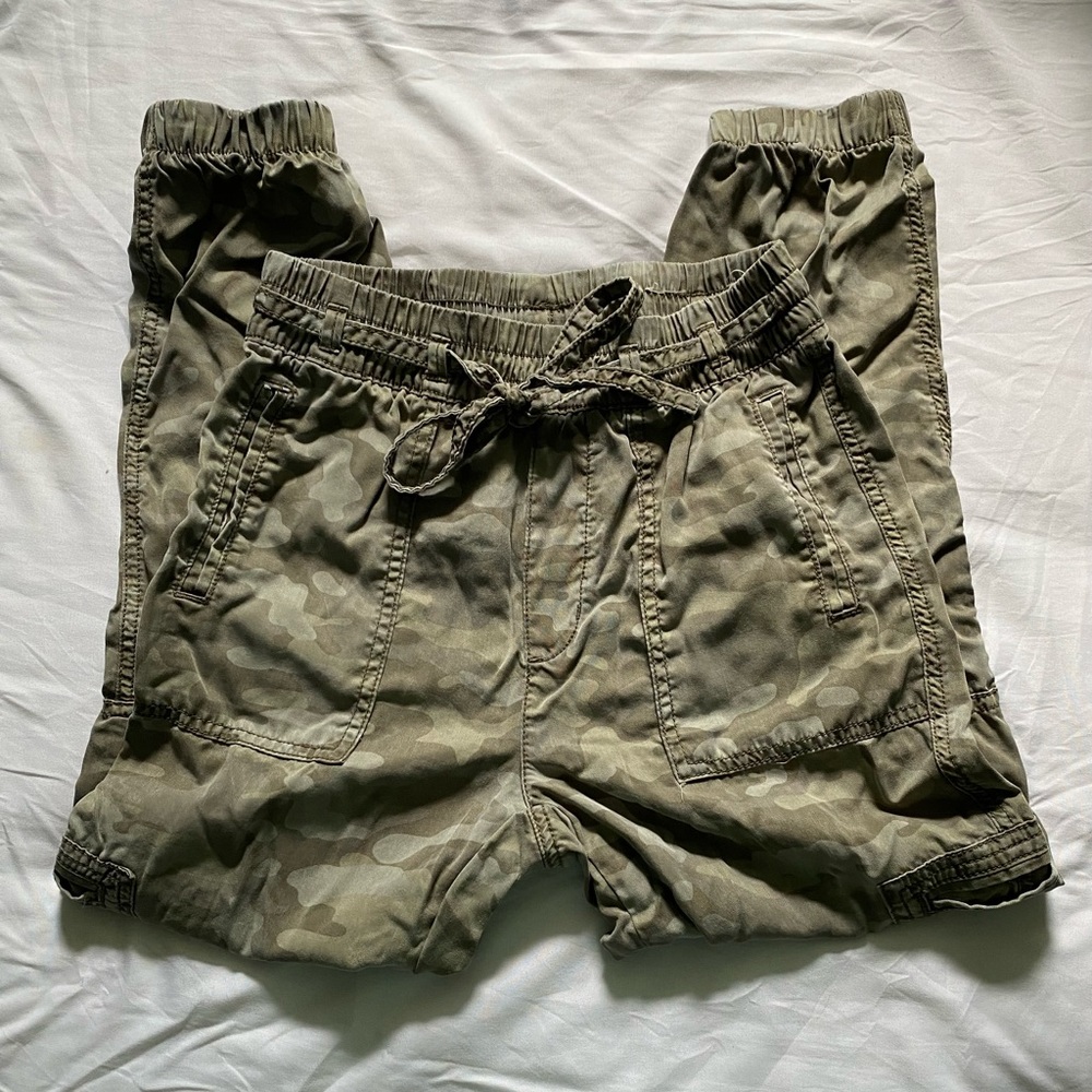 BRAND NEW American Eagle Mom Jogger